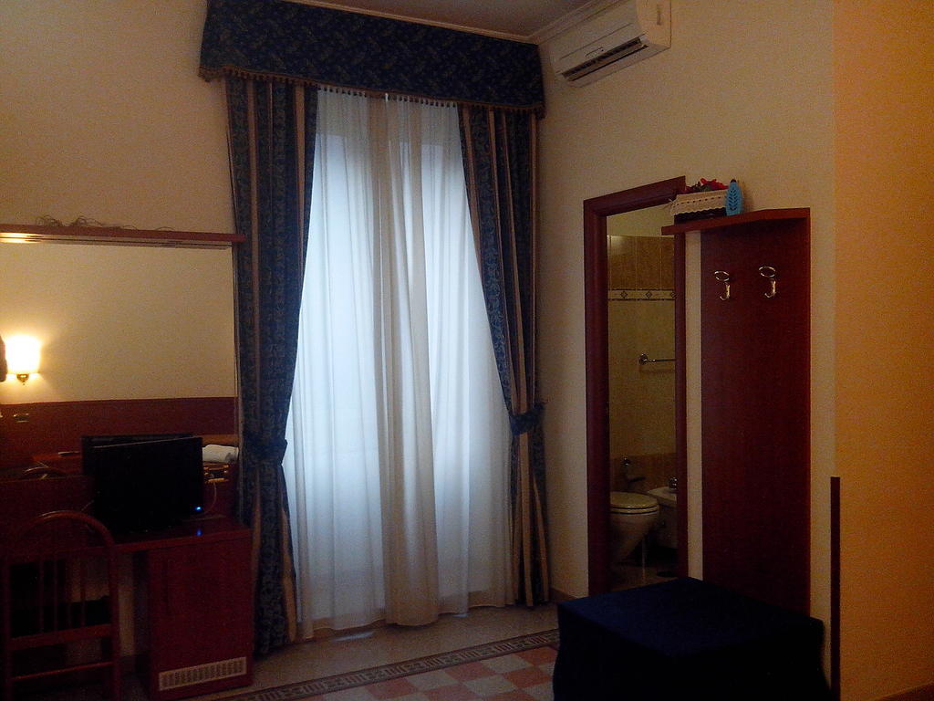 La Dea Di Roma Bed & Breakfast Room photo