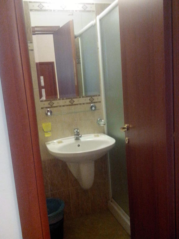 La Dea Di Roma Bed & Breakfast Room photo