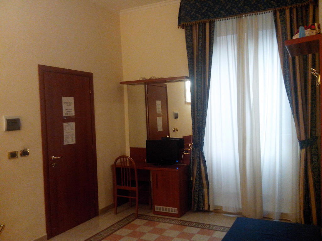 La Dea Di Roma Bed & Breakfast Room photo